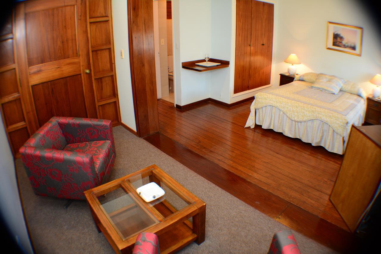Hotel Crown Melo Extérieur photo