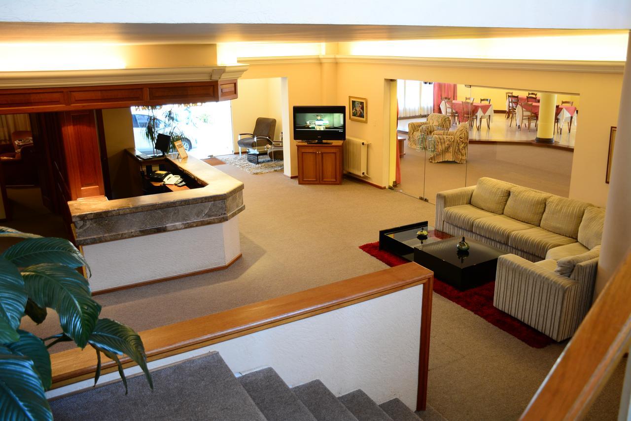 Hotel Crown Melo Extérieur photo