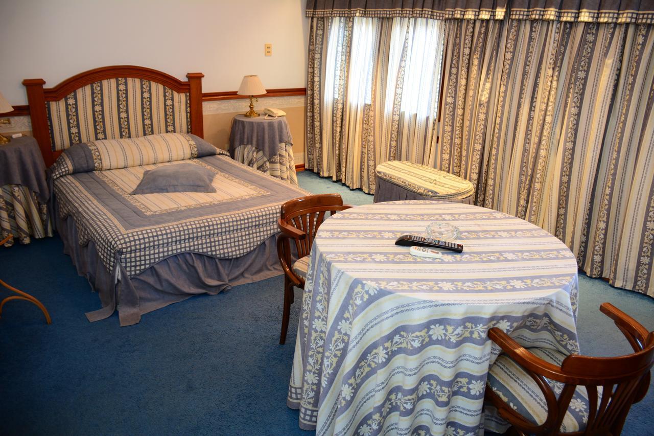 Hotel Crown Melo Extérieur photo