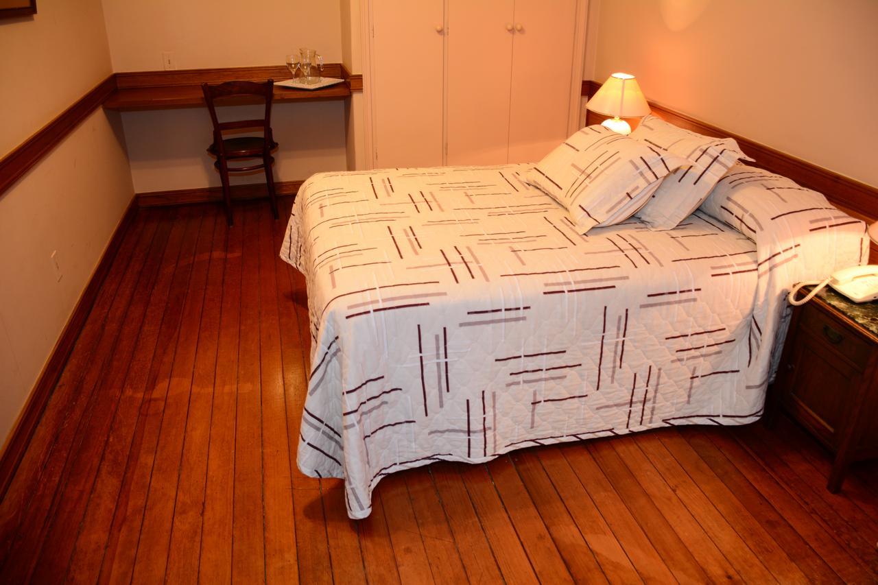 Hotel Crown Melo Extérieur photo