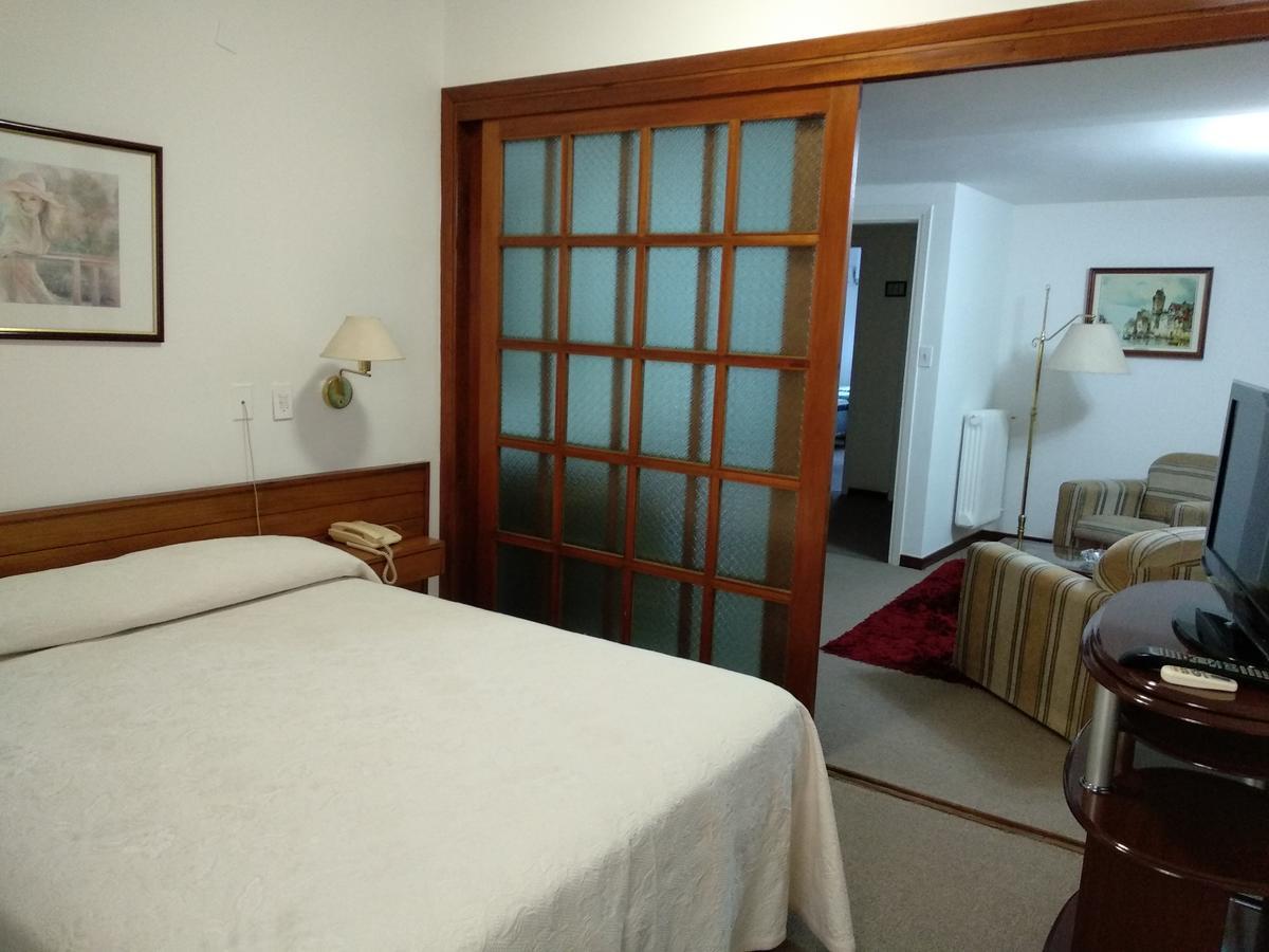 Hotel Crown Melo Extérieur photo