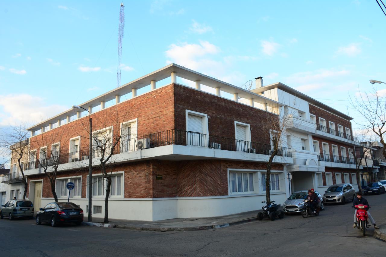 Hotel Crown Melo Extérieur photo